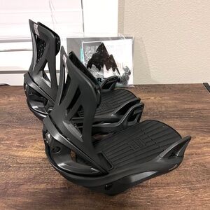 Burton Women's Step-On Escapade Medium Bindings - Used Once